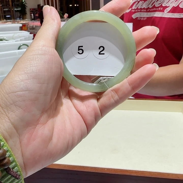 和田玉未镶嵌手镯60