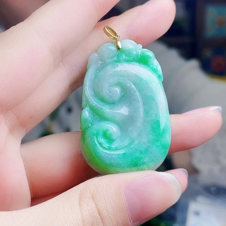 翡翠18K金镶嵌颈饰多样性