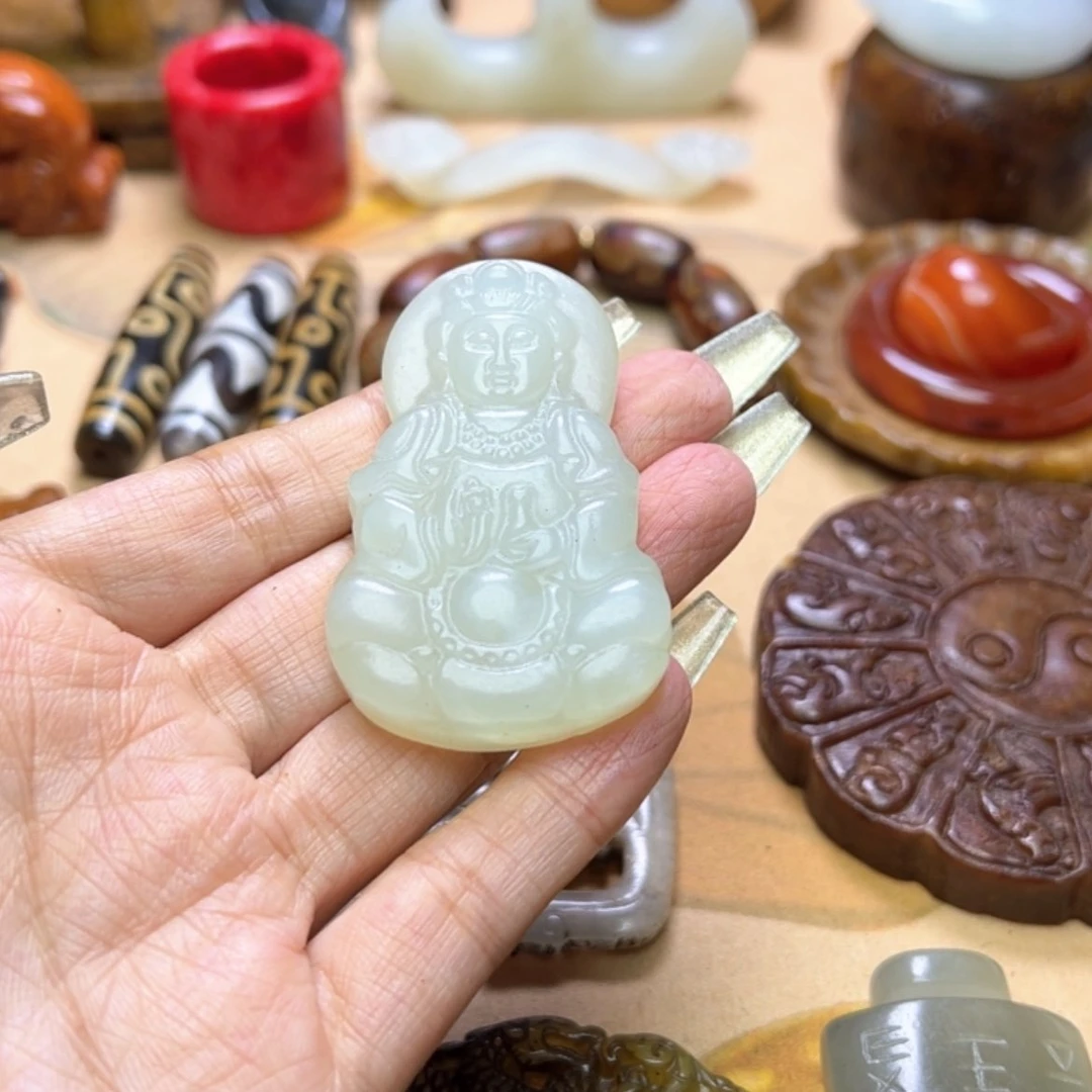 【闪购商品】蛇纹石玉颈饰未镶嵌