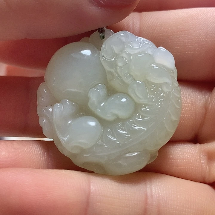 懒***魚颈饰未镶嵌和田玉