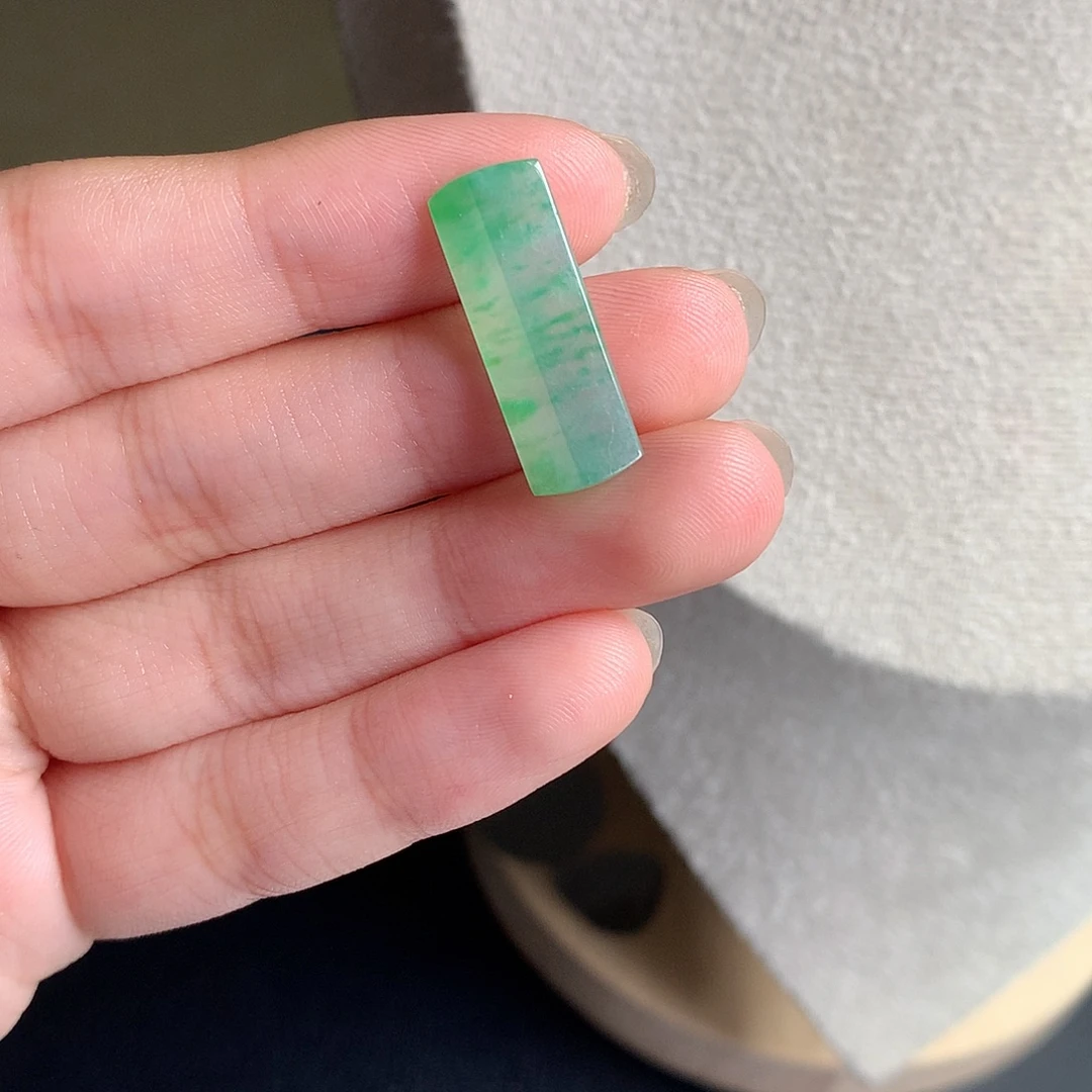 翡翠裸石缅甸天然A货翡翠冰种条形