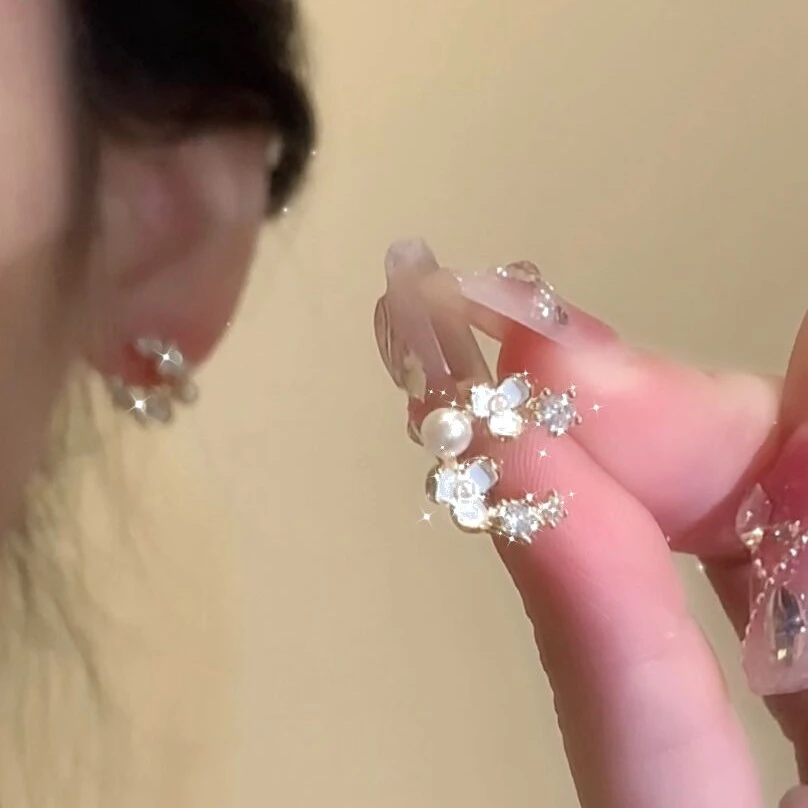 SAPTEFAMOU 925银耳饰 纯白茉莉花温柔气质花朵耳环蚊香盘无耳洞