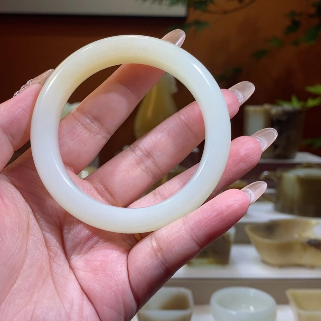 和田玉未镶嵌摆件湖****梦金山糖白手镯