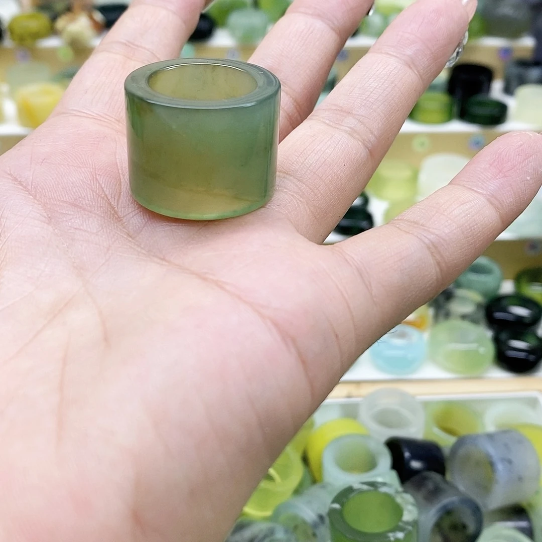 岫玉戒指未镶嵌心***光