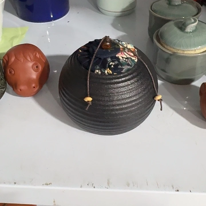主人的杯一个，瓷。。。品茗