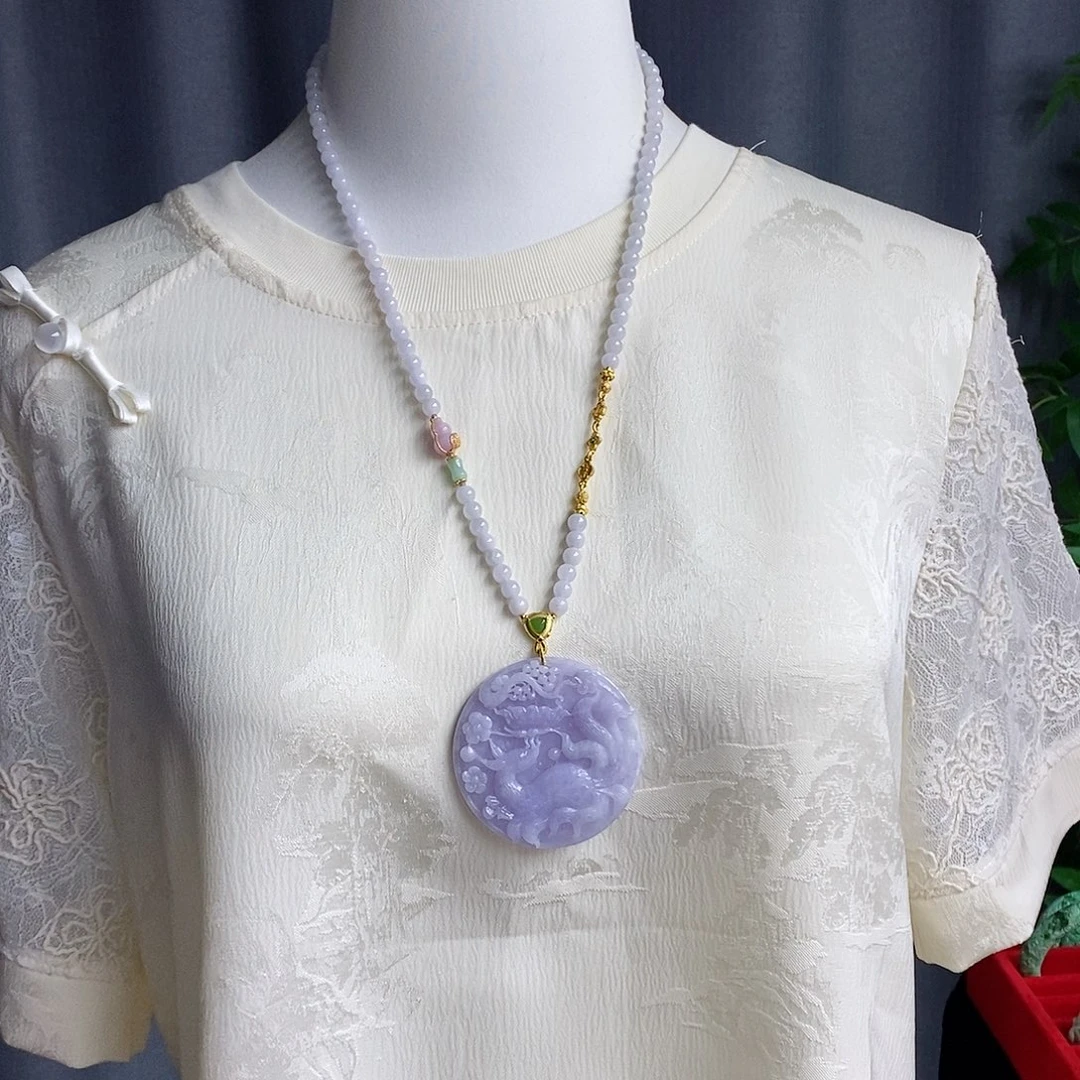 翡翠未镶嵌吊坠(赠链)