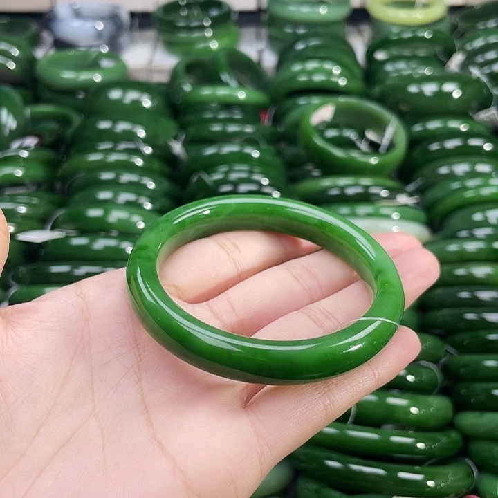 未镶嵌手镯和田玉（碧玉）