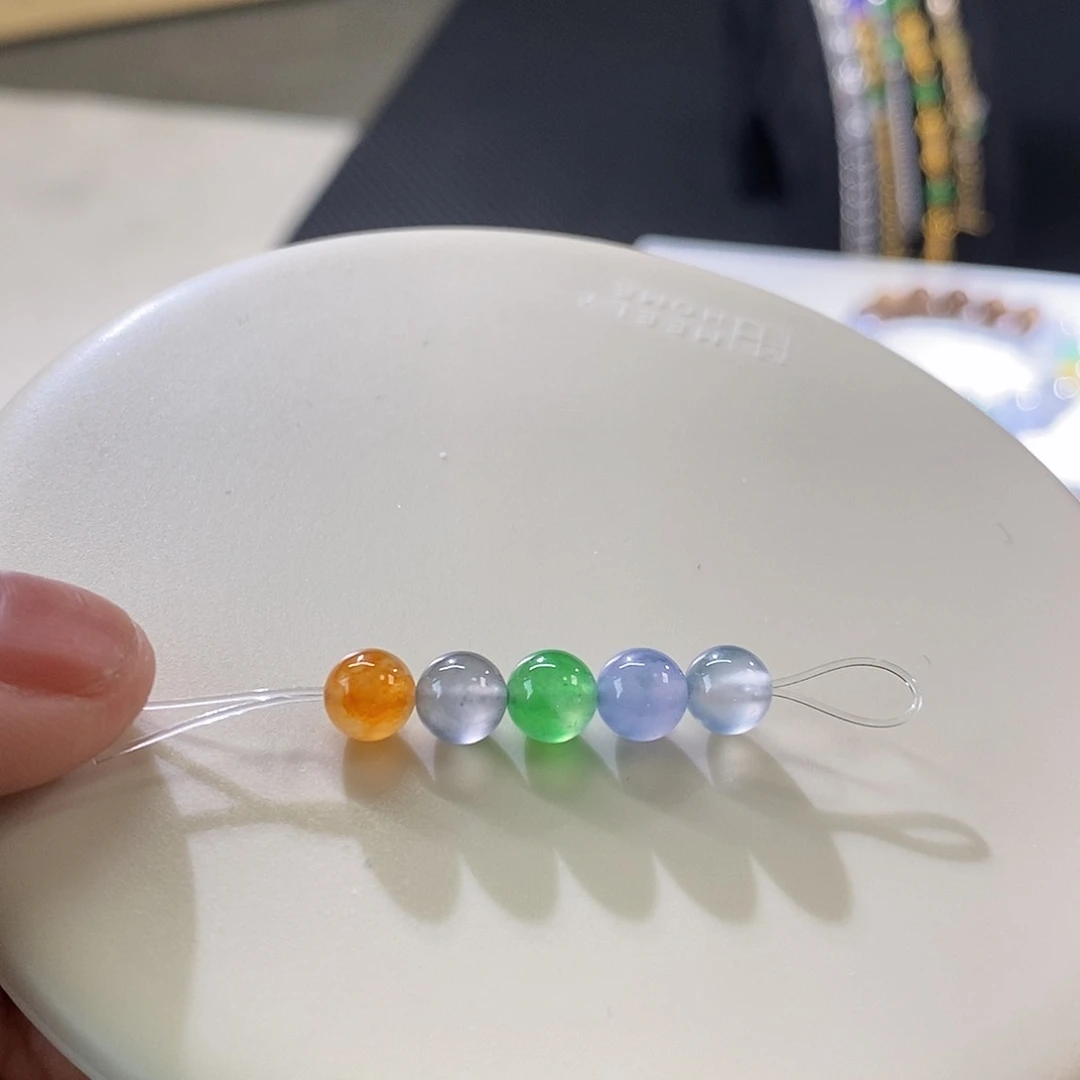 翡翠手链未镶嵌一手珠珠