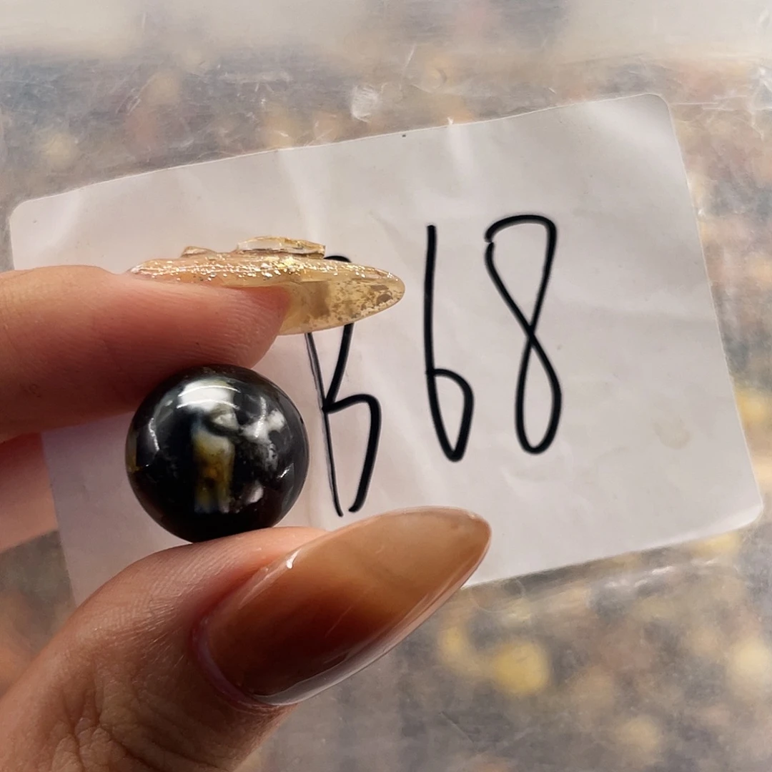 琥珀未镶嵌裸石13.8福利