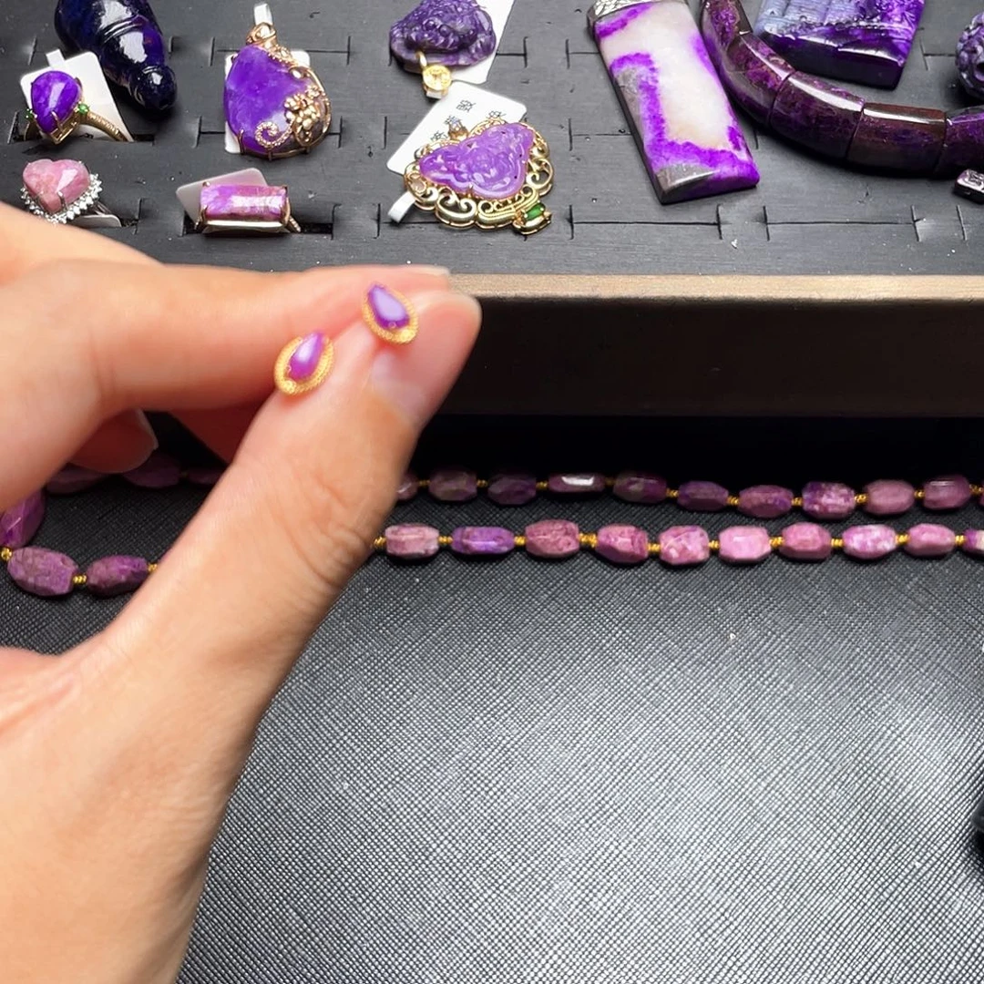 ෆ****苏纪石（舒俱来）银S925镶嵌耳环