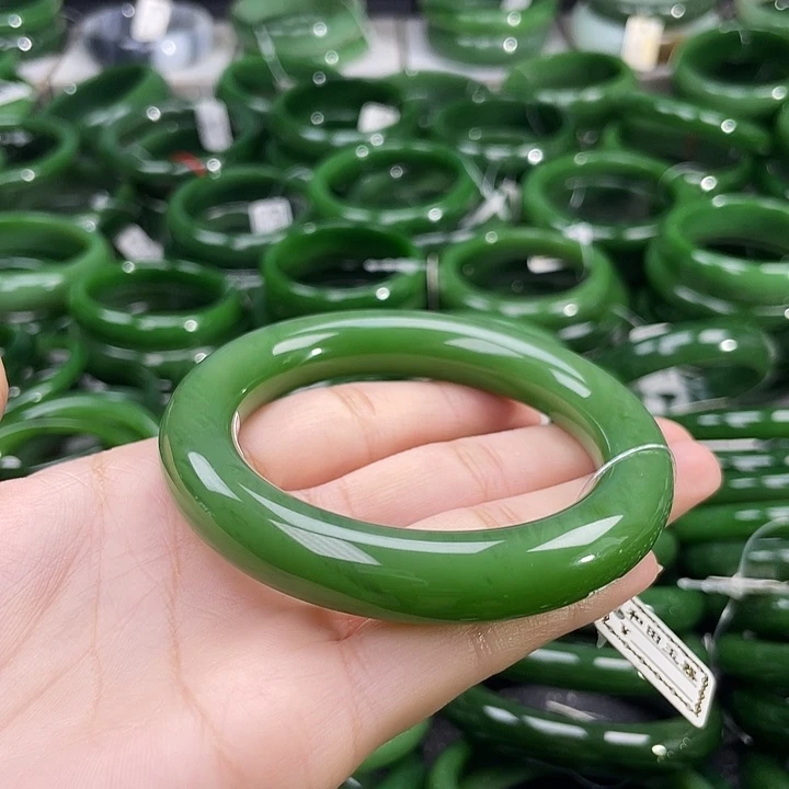 未镶嵌手镯和田玉（碧玉）
