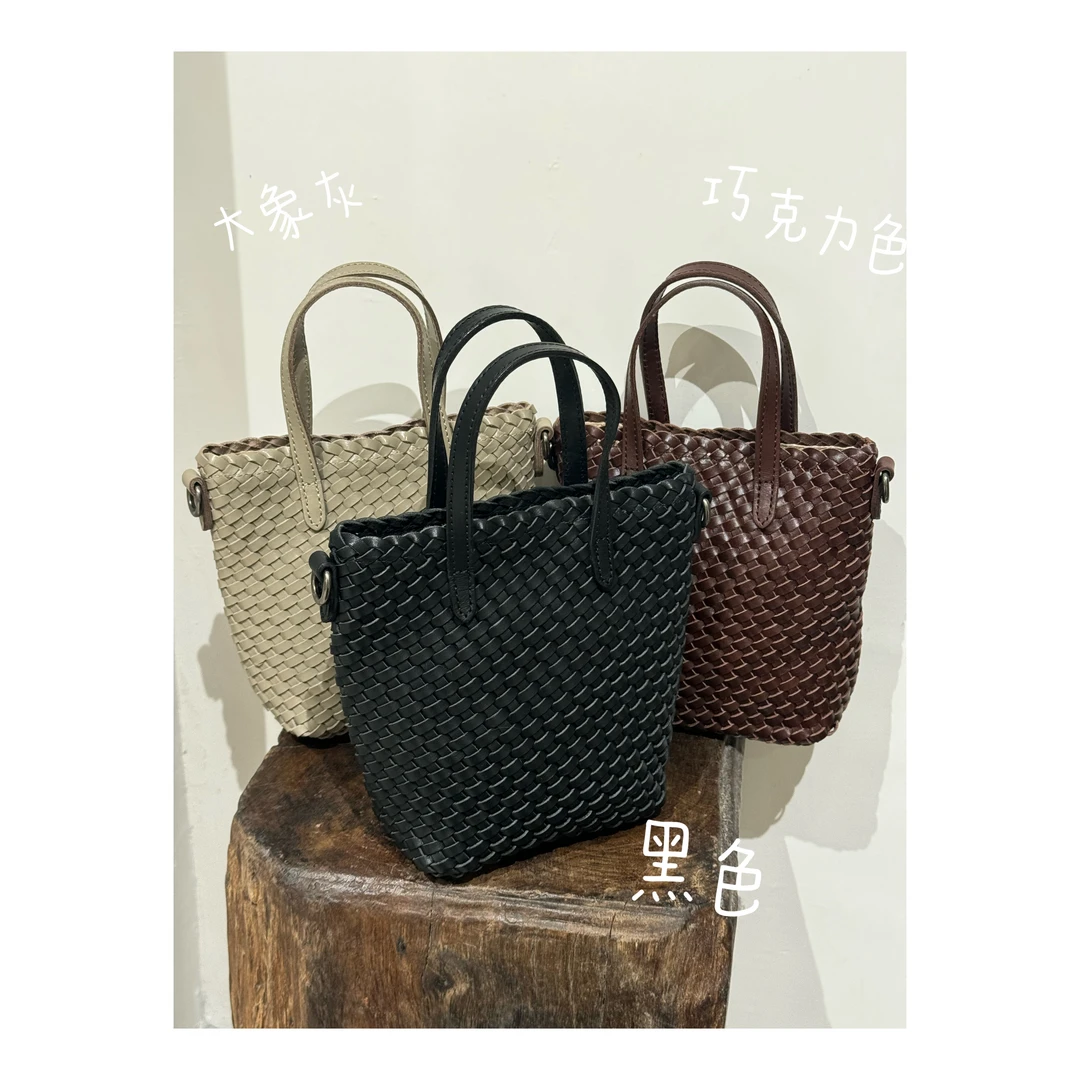 【大C严选】原单！头层树膏牛皮手工编织斜挎小包~