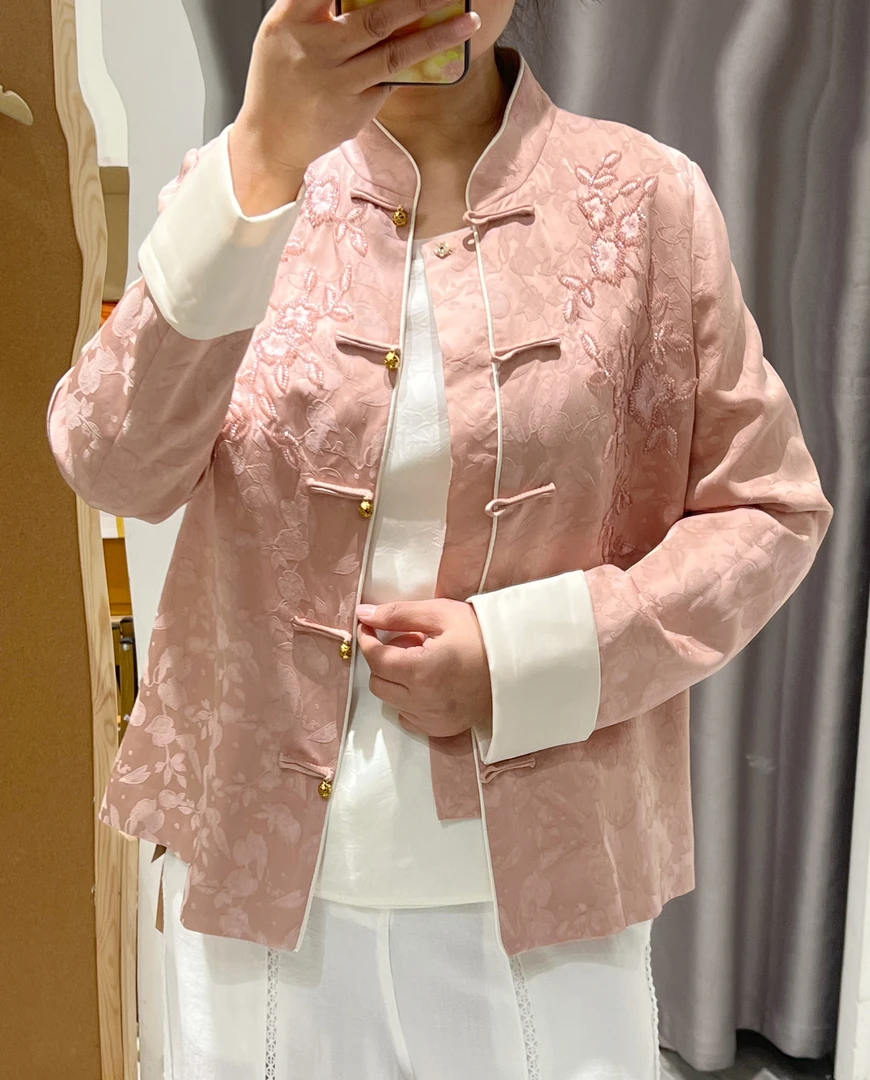 Kin.轻奢服饰重工艺订珠浮雕提花立领盘扣刺绣外套（活动价）