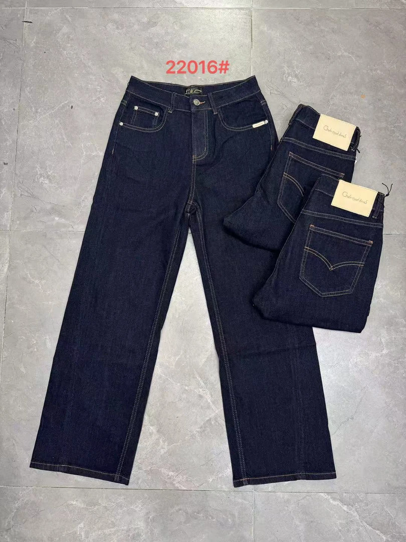 中腰显瘦牛仔裤直筒设计舒适弹力休闲百搭