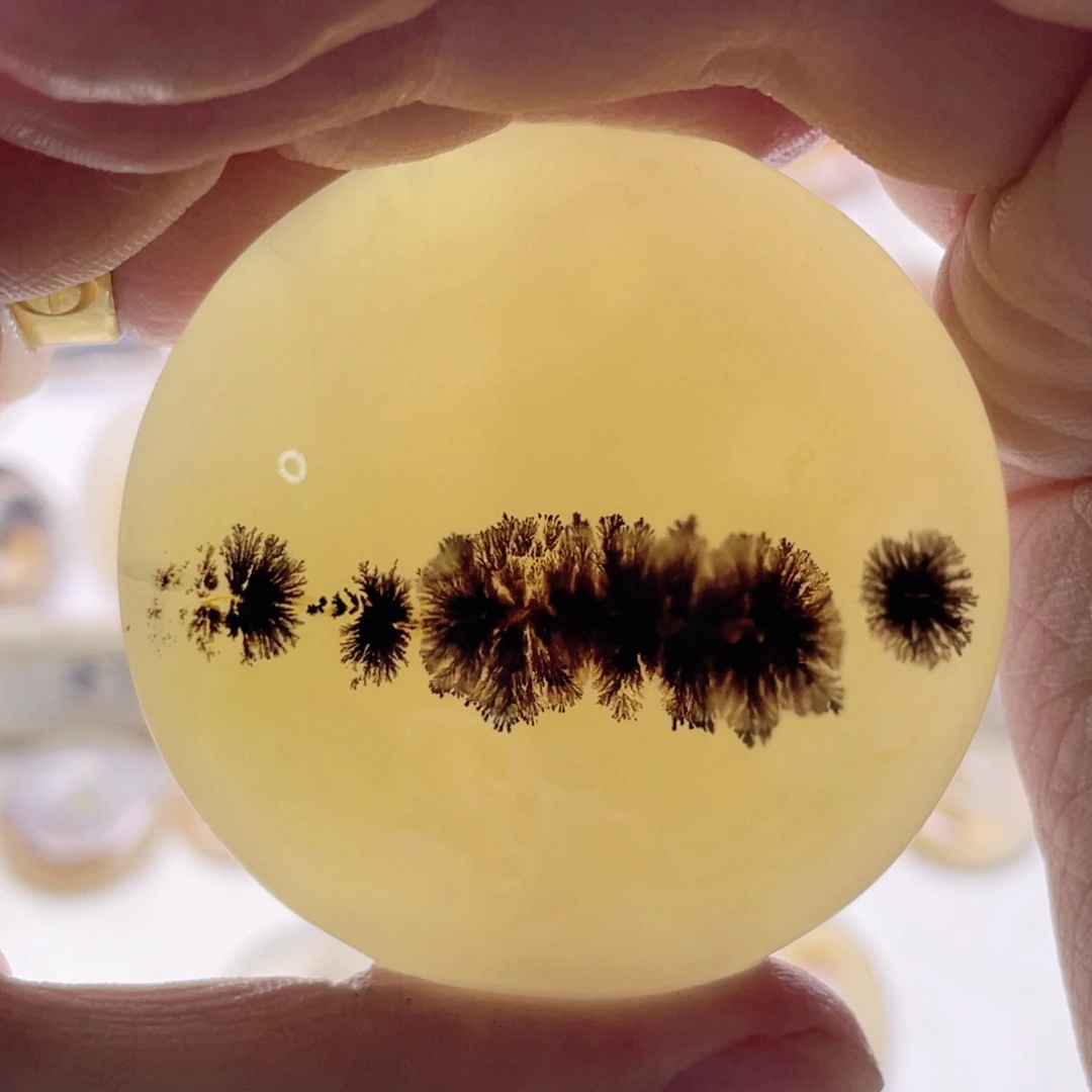 玛瑙/玉髓未镶嵌珠宝奇石