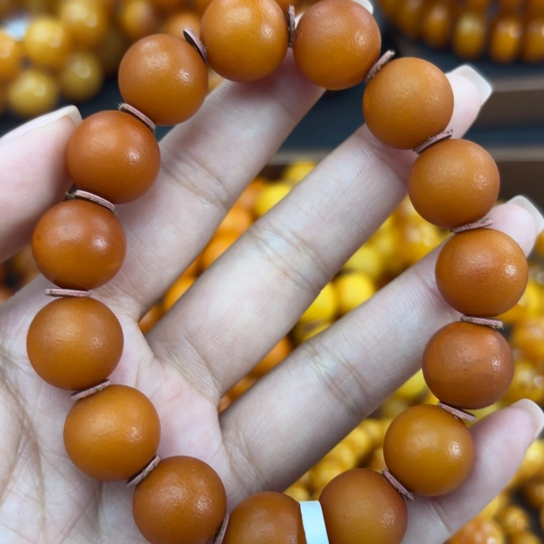 未镶嵌颈饰琥珀蜜蜡