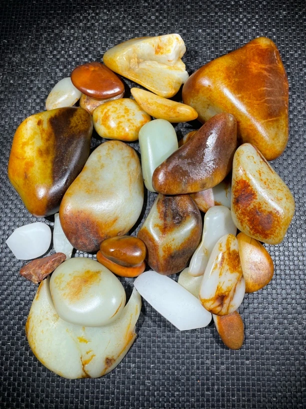 新疆和田玉籽料原石