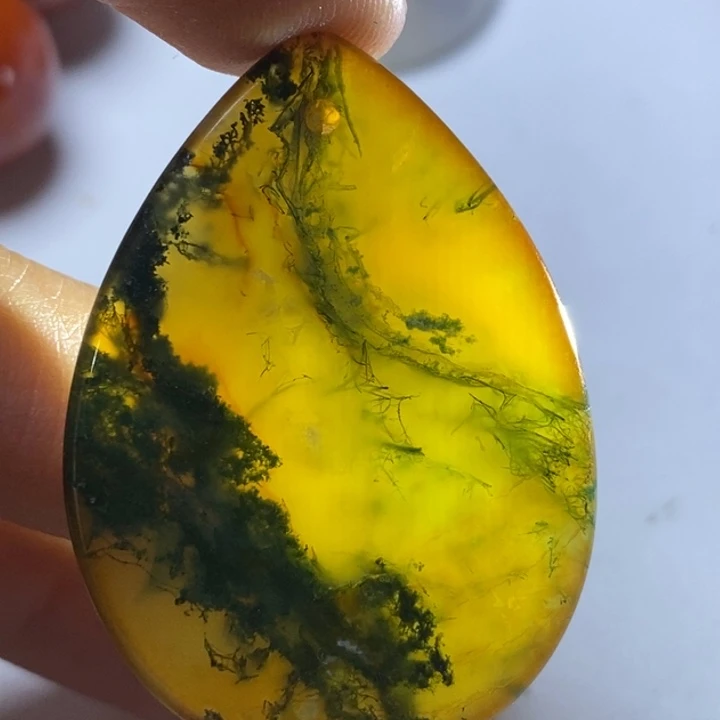 玛瑙/玉髓颈饰未镶嵌明*