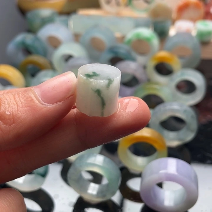 定制翡翠未镶嵌戒指