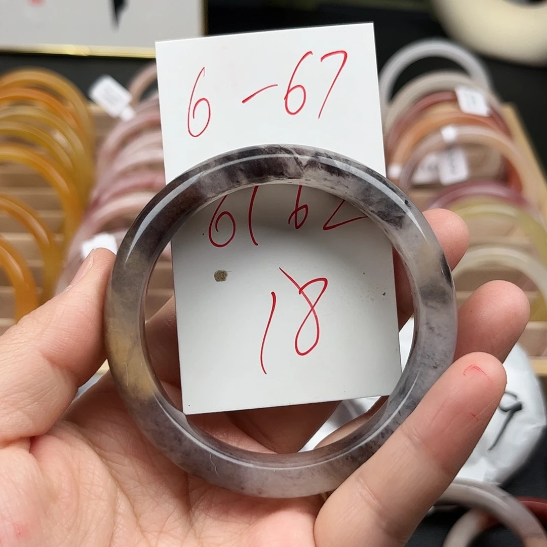 石英质玉未镶嵌手镯6.67