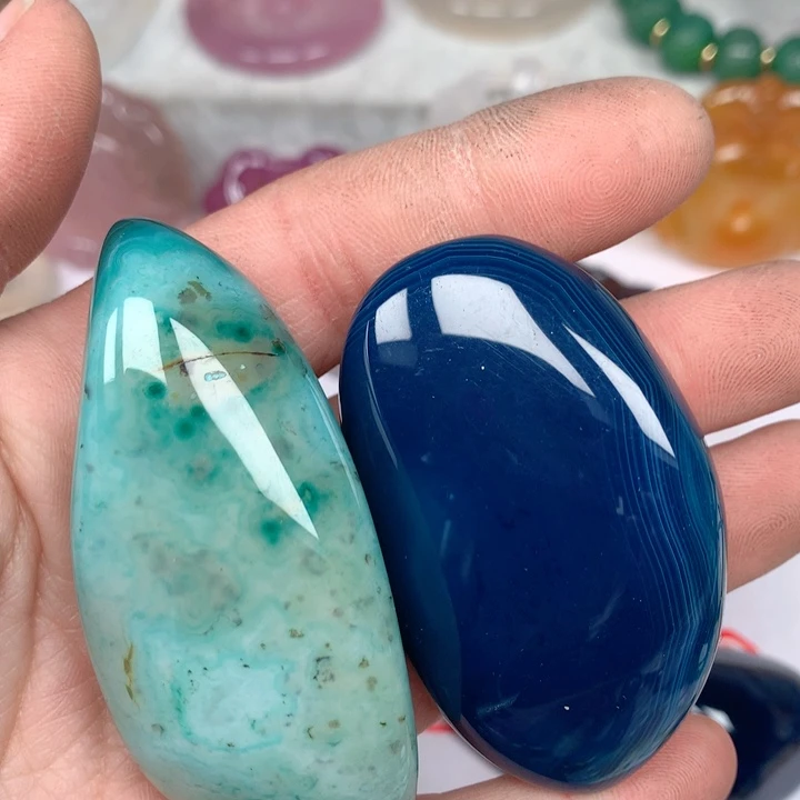 玛瑙/玉髓颈饰未镶嵌?