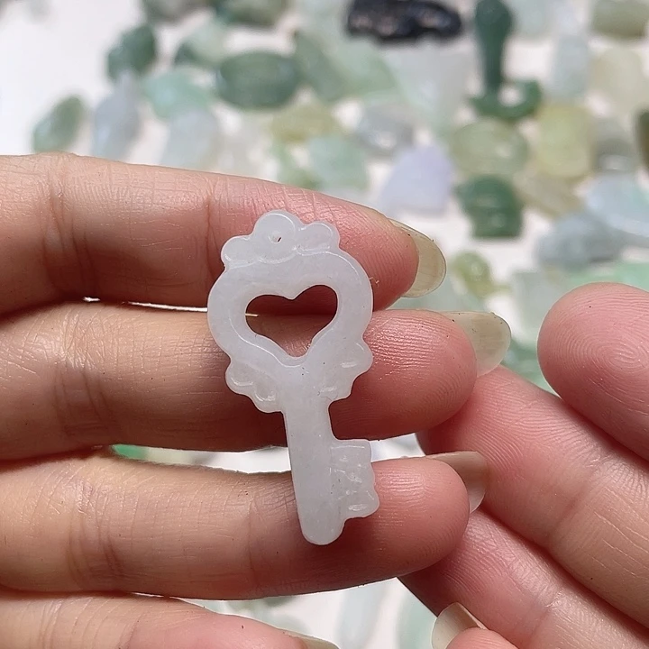 定制翡翠未镶嵌富**丹翡翠