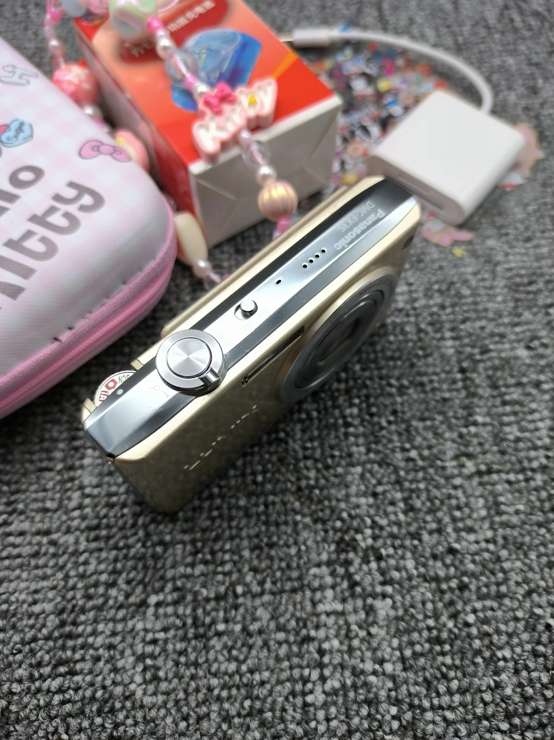 95新 Panasonic/松下 松下fx35 1000w像素 4 倍变焦可爱银色高清