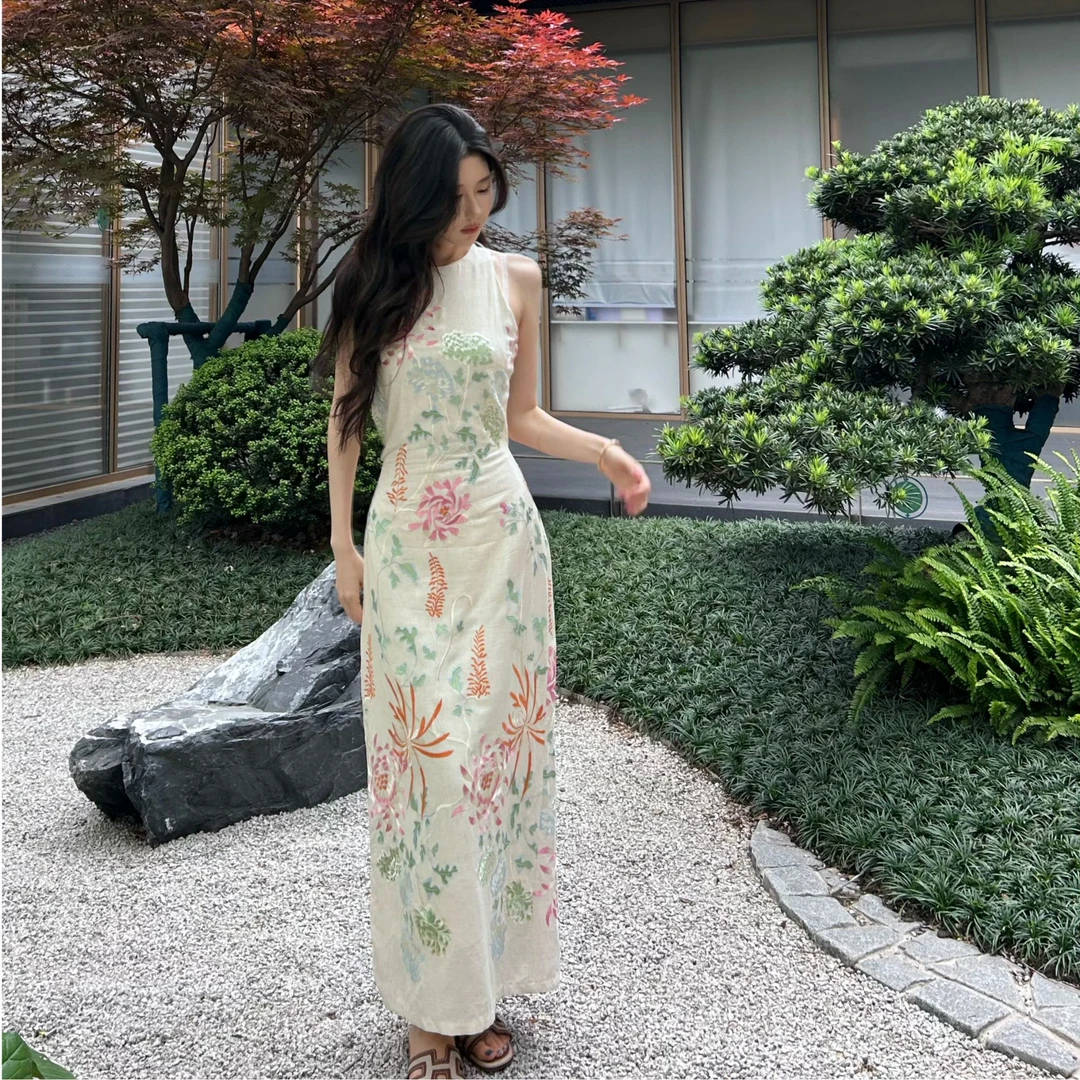【锦绣】夏季刺绣老钱风挂脖连衣裙