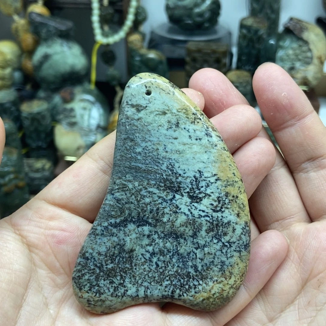 未镶嵌岫岩河磨玉（透闪石质玉）把件