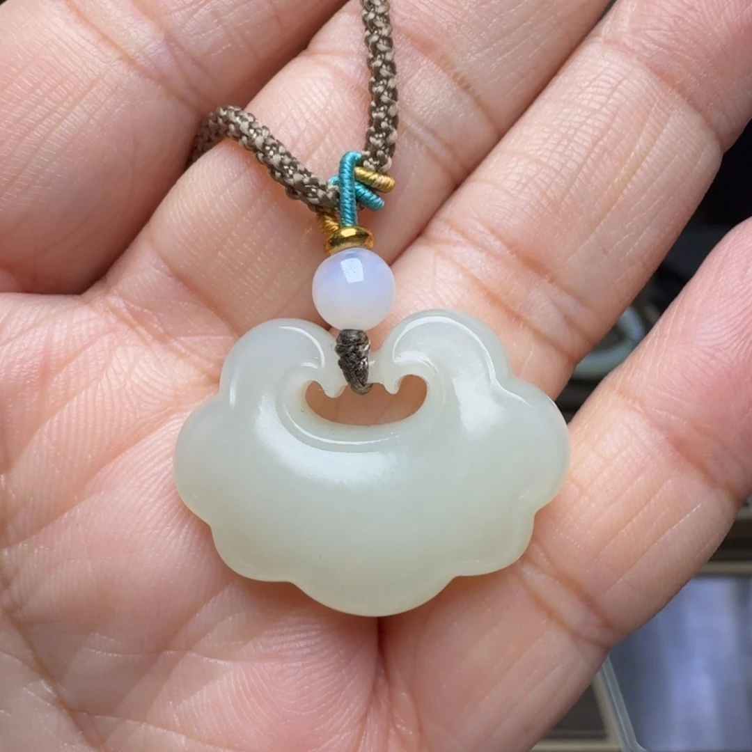 ⍤****和田玉未镶嵌颈饰