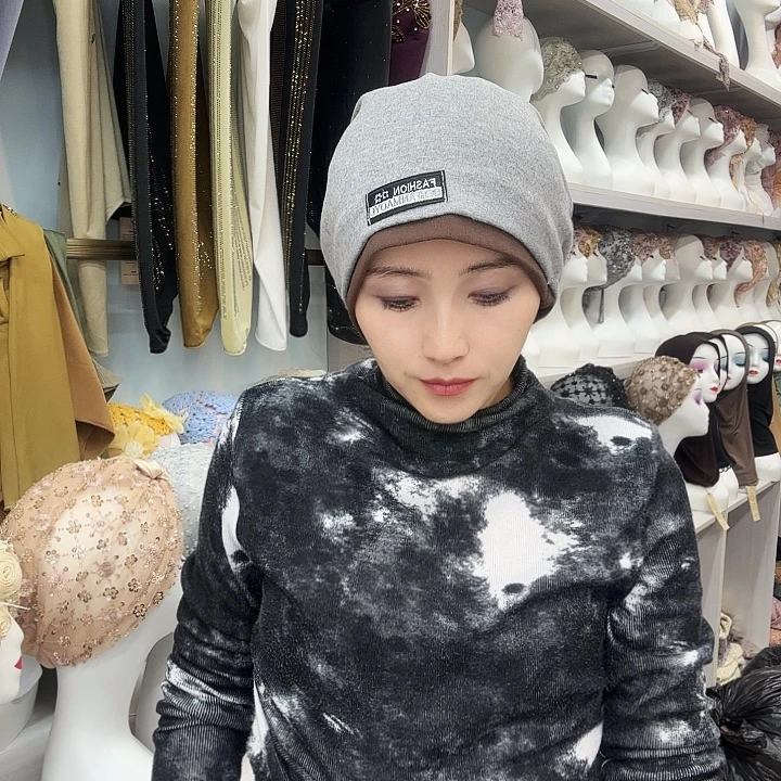 高级灰色休闲帽子