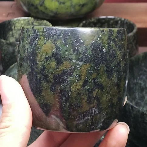 蛇纹石玉未镶嵌主人杯