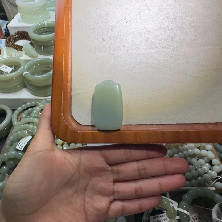 今***年和田玉（糖玉）未镶嵌手镯