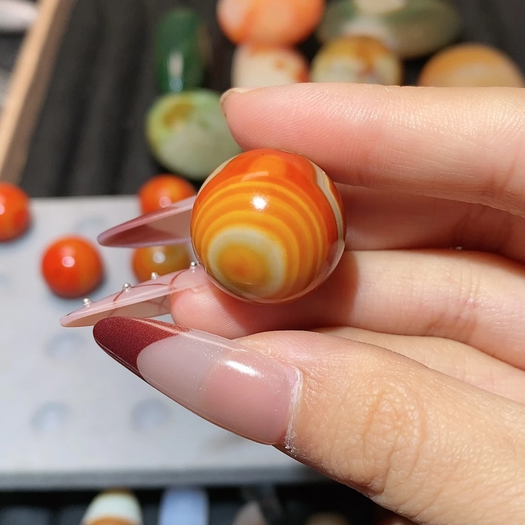 玛瑙/玉髓颈饰未镶嵌暴****?