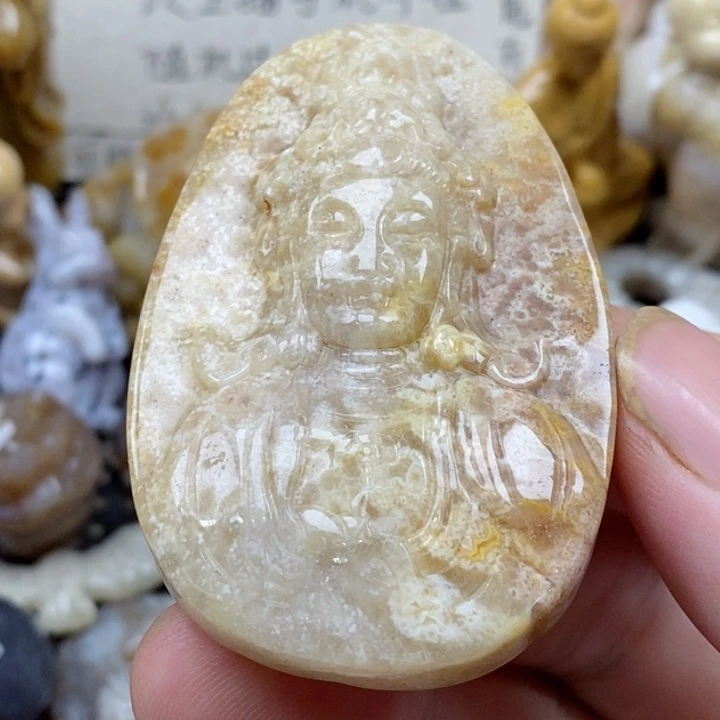 颈饰未镶嵌硅化珊瑚（珊瑚玉）