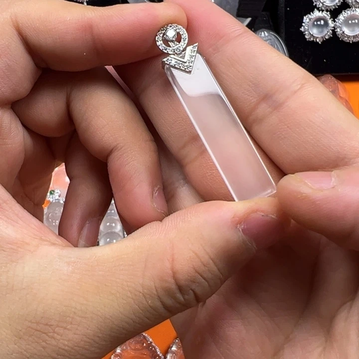 石英质玉银S925镶嵌颈饰无事牌