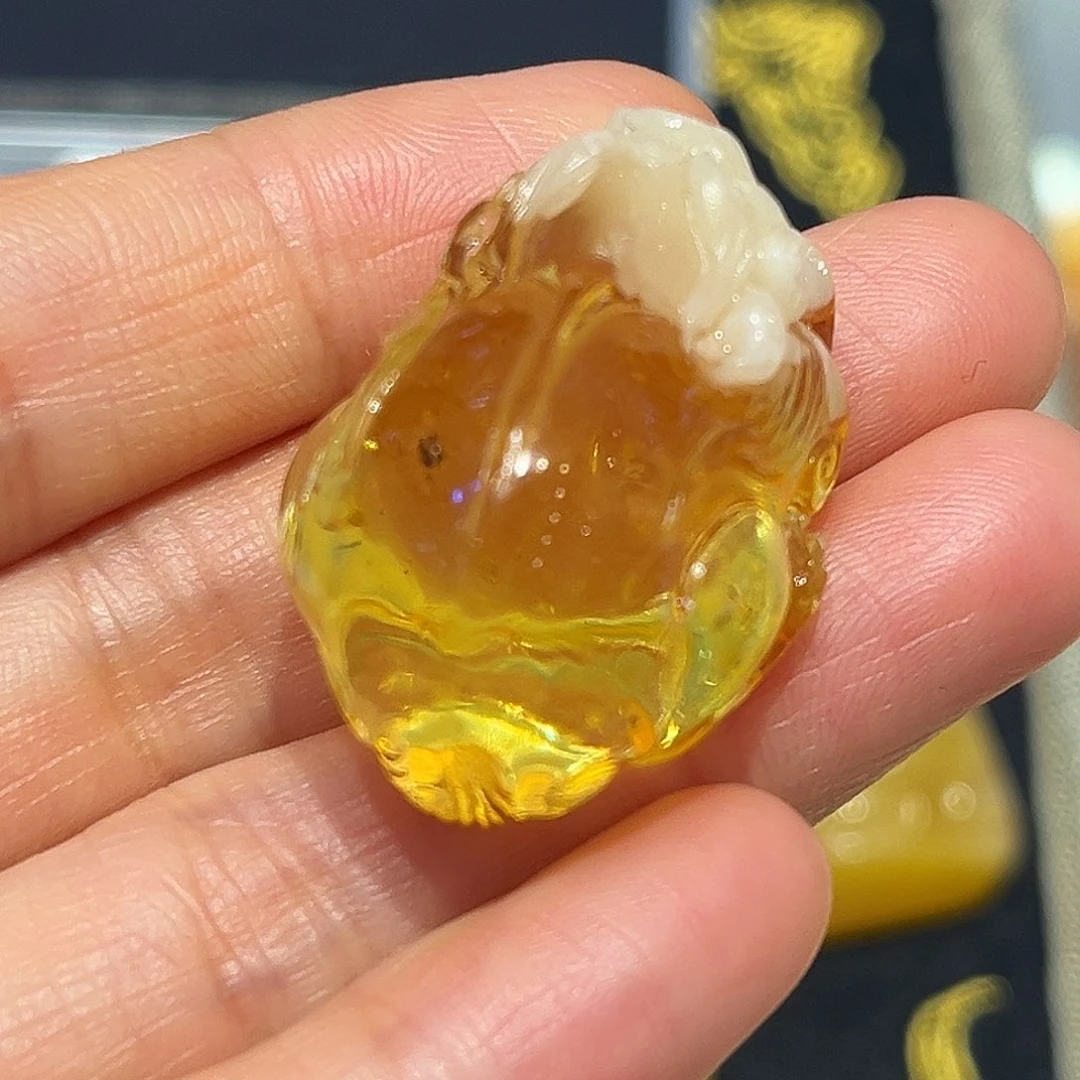 琥珀颈饰未镶嵌貔貅