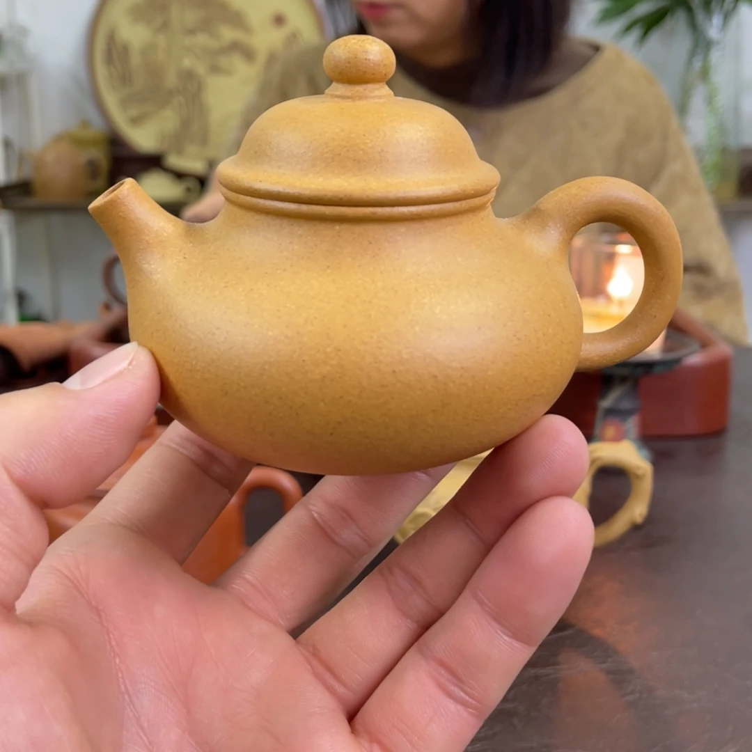 紫砂茶壶容天黄金段泥