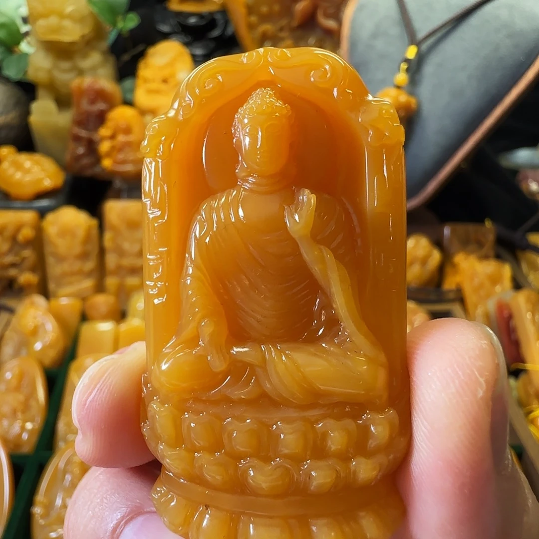 石英质玉（黄龙玉）未镶嵌吊坠缅黄 鸡油黄 大日如来