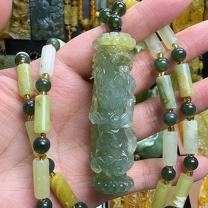 未镶嵌蛇纹石玉颈饰
