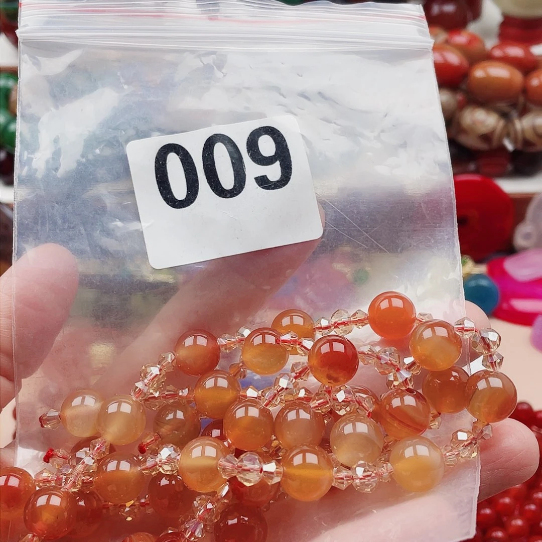 合金颈饰玛瑙/玉髓小**。