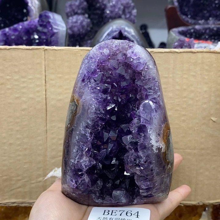 未镶嵌水晶大型摆件（非配饰）