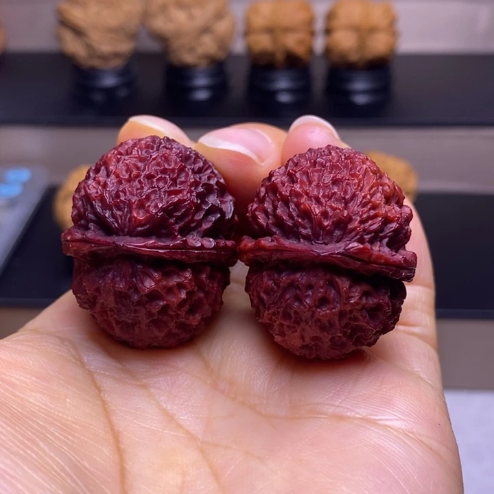 把件文玩核桃七彩龙鳞纹绣球地闷36