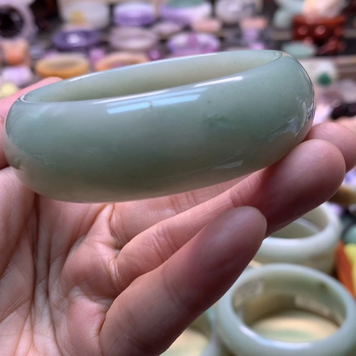 平***姐石英岩玉未镶嵌老料绿59.4有扣