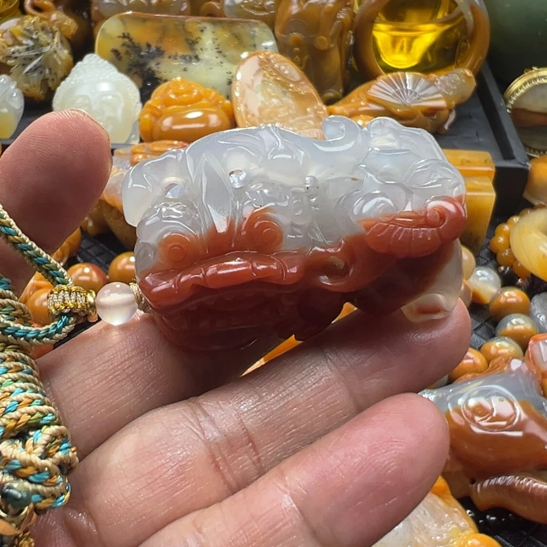 石英质玉未镶嵌颈饰