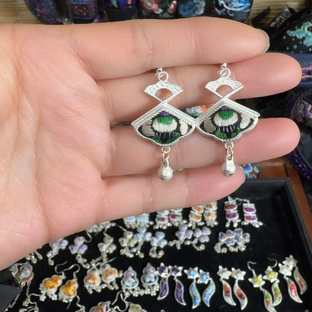 织绣民族风刺绣耳环