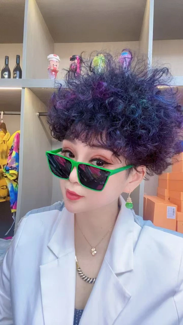 时尚潮酷街拍绿色方型太阳镜