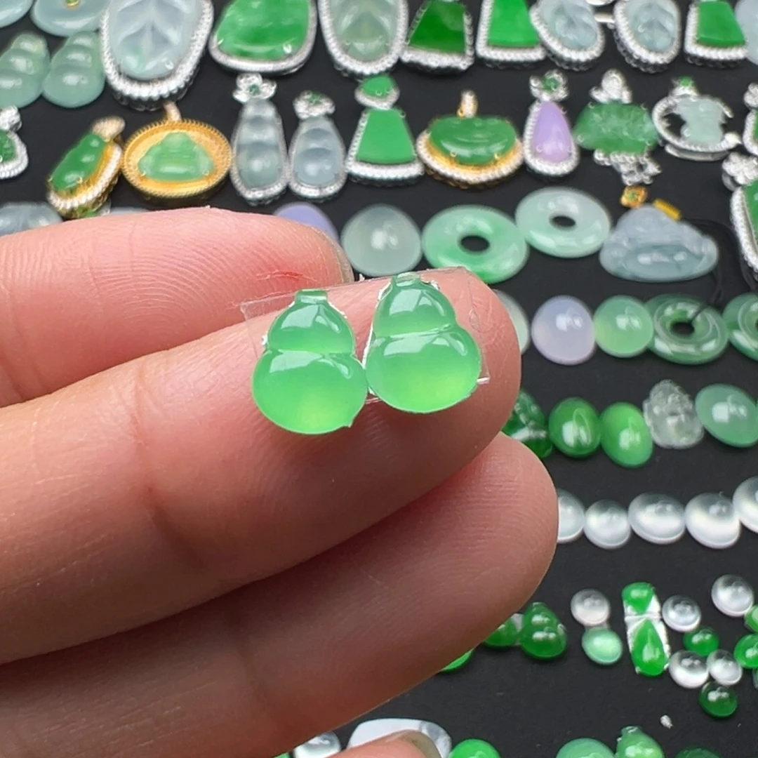 翡翠颈饰未镶嵌葫芦8