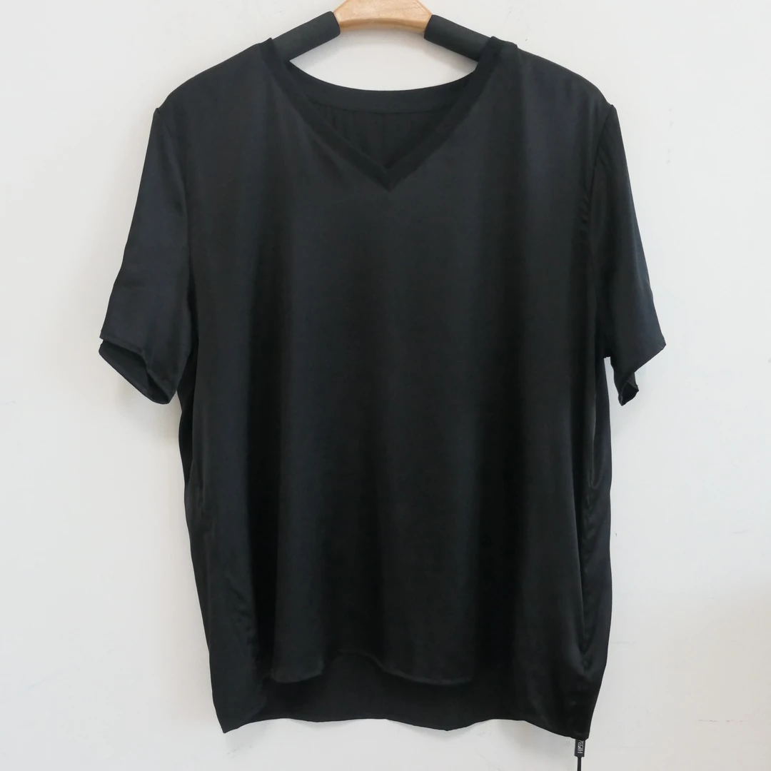 AB-1747黑色V领简约款桑蚕丝半袖
