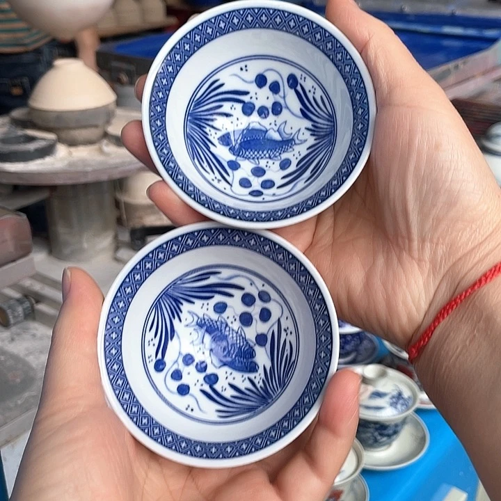 青花釉下彩杯子2个